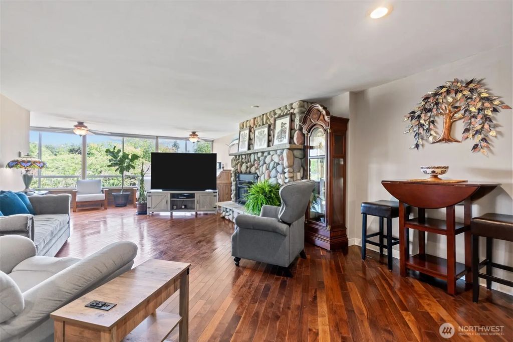 10903 Glen Acres Drive S B, Seattle