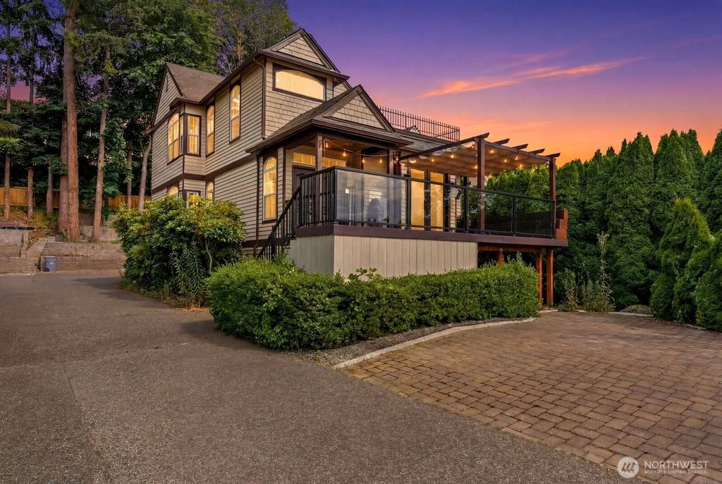 1542 E Sammamish Parkway Ne, Sammamish