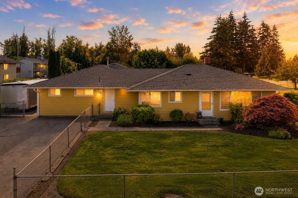 426 4th Avenue Se, Pacific