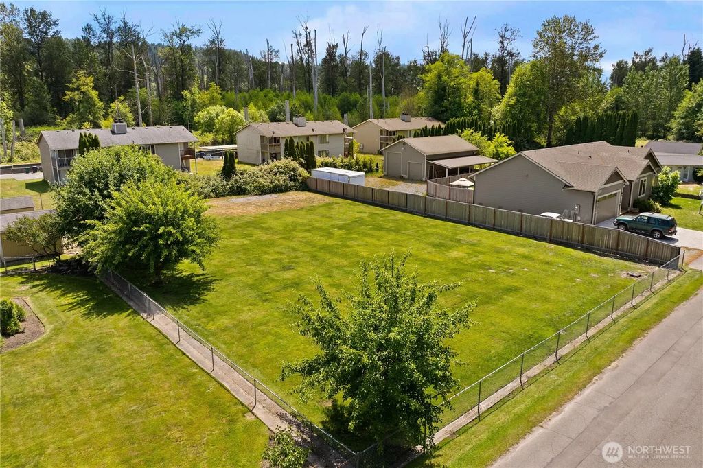 428 4th Avenue Se, Pacific