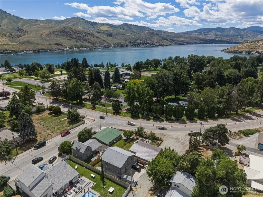 330 W Highland Avenue, Chelan