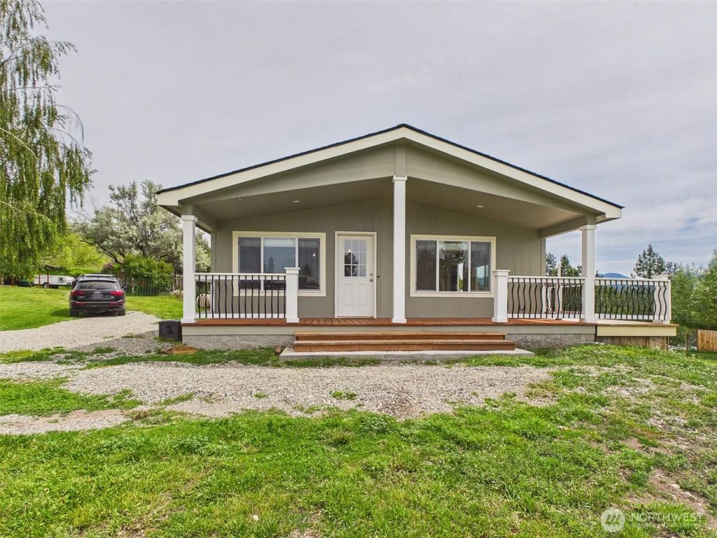 220 Center Road, Republic