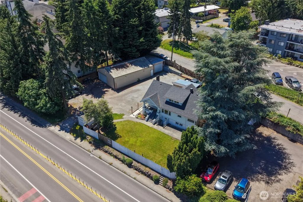 13025 Ambaum Boulevard Sw A & B, Burien