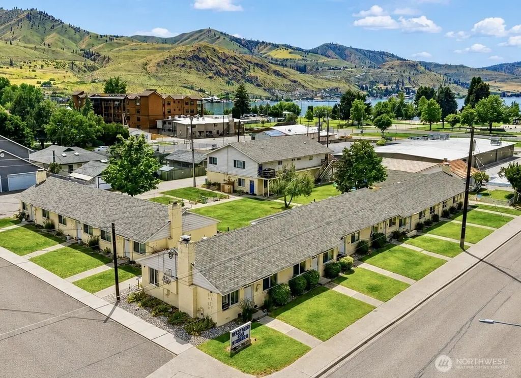 315 W Gibson Avenue, Chelan