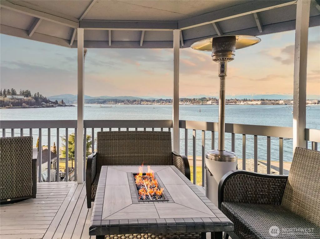 2685 E Lidstrom Hill Road, Port Orchard