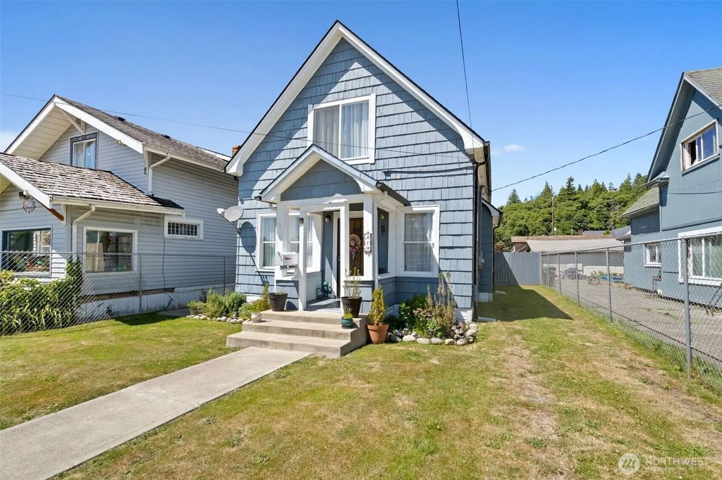419 Karr Avenue, Hoquiam