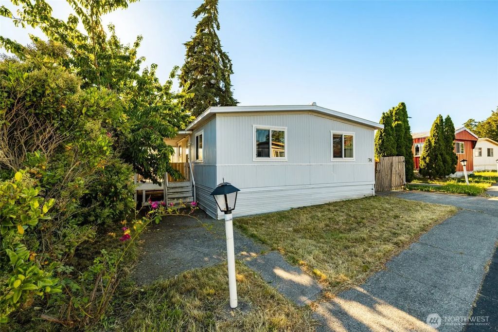 700 Nw Crosby Avenue 74, Oak Harbor
