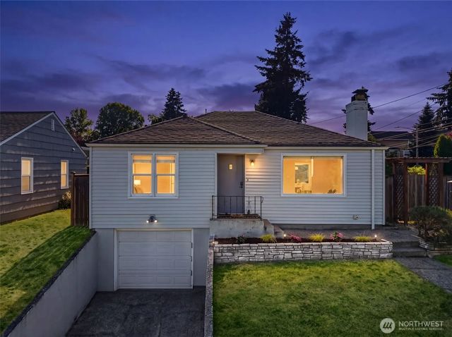 8257 Interlake Avenue N, Seattle