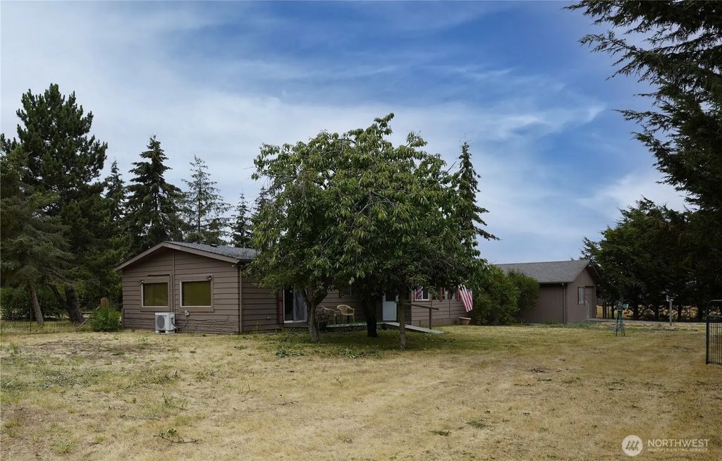 141 Quiet Place, Sequim