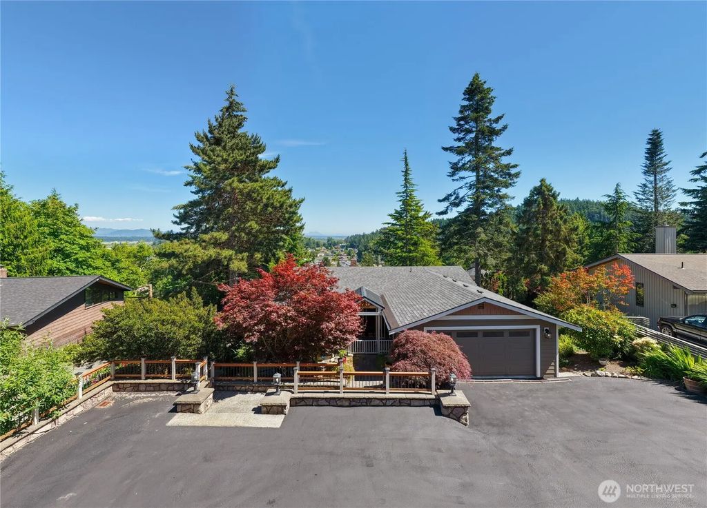 421 Umatilla Drive, La Conner