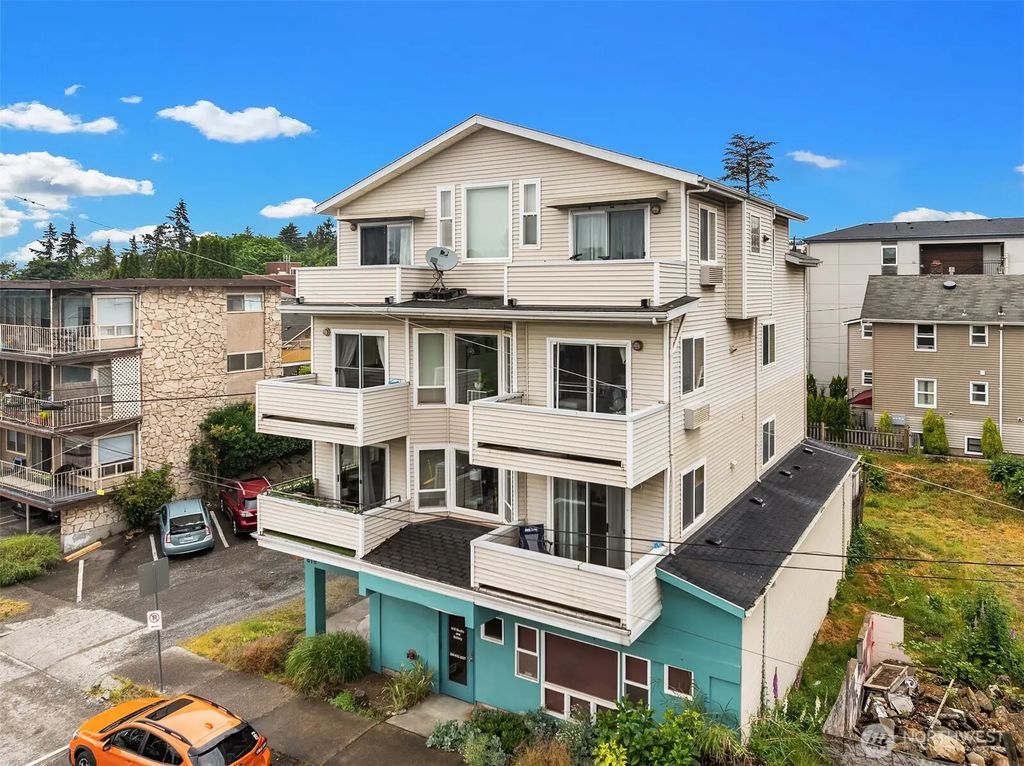 816 N 38th Street, Seattle