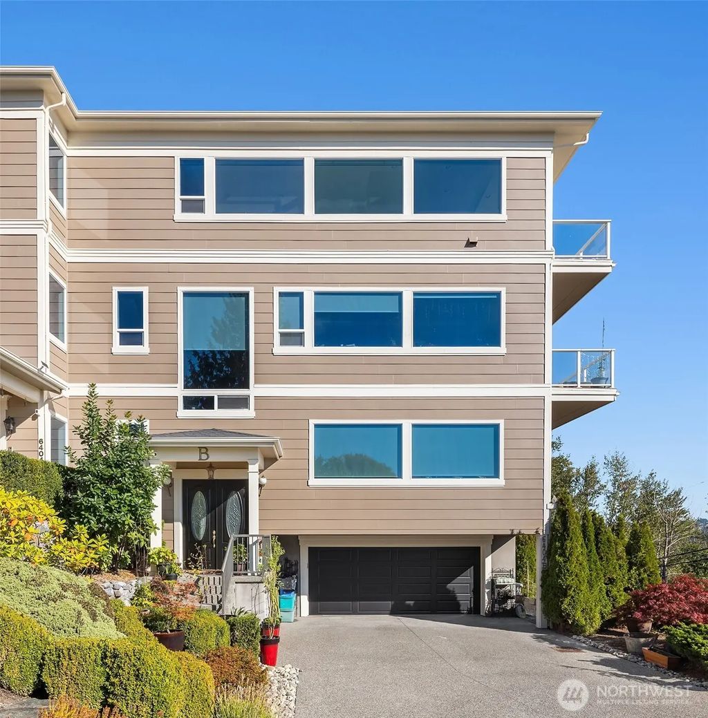 6404 Ne 181st Street B, Kenmore