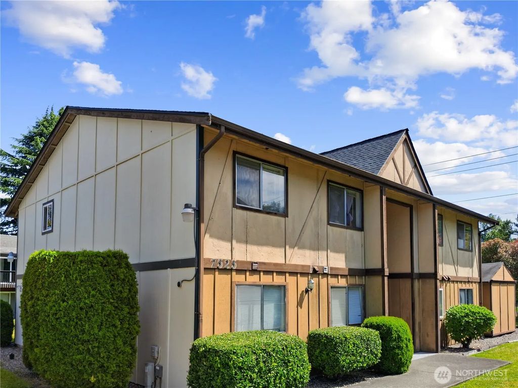 7525 10th Avenue Ct E, Tacoma