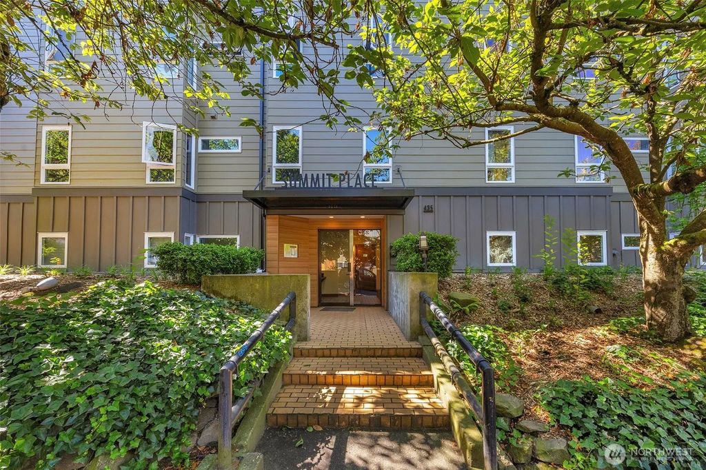 435 Summit Avenue E 402, Seattle