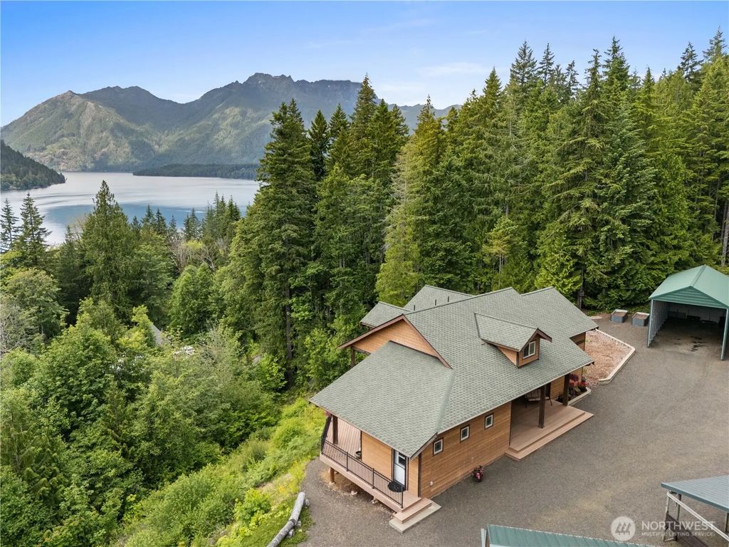 5786 N Lake Cushman Road, Hoodsport