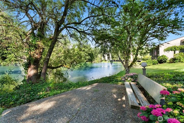 13832 Ne 66th Street 605, Redmond