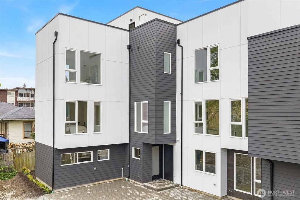 4425 Fremont Avenue N B, Seattle