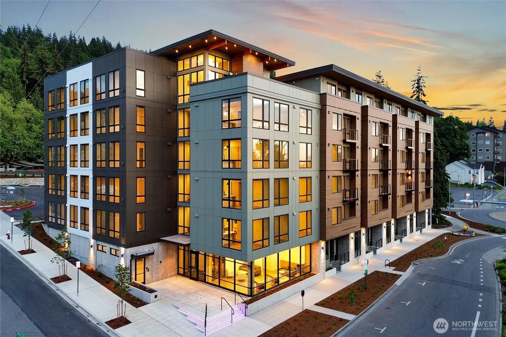 820 N State Street 606, Bellingham