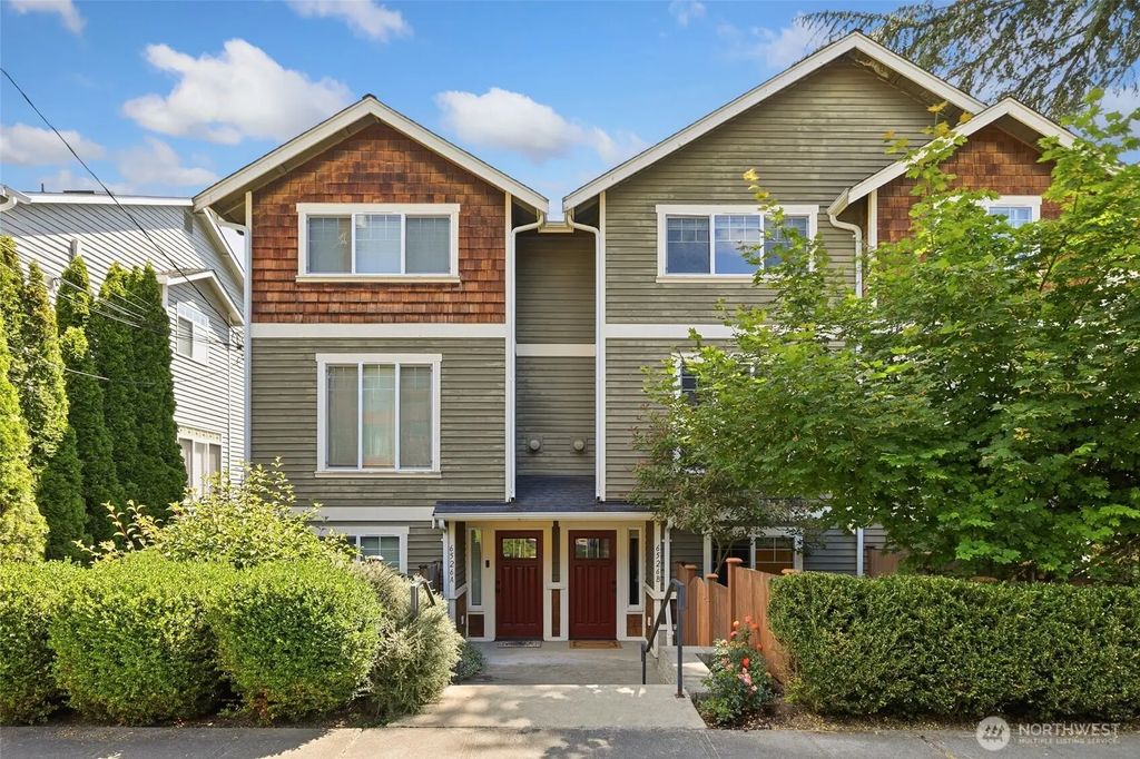 6526 34th Avenue Ne B, Seattle
