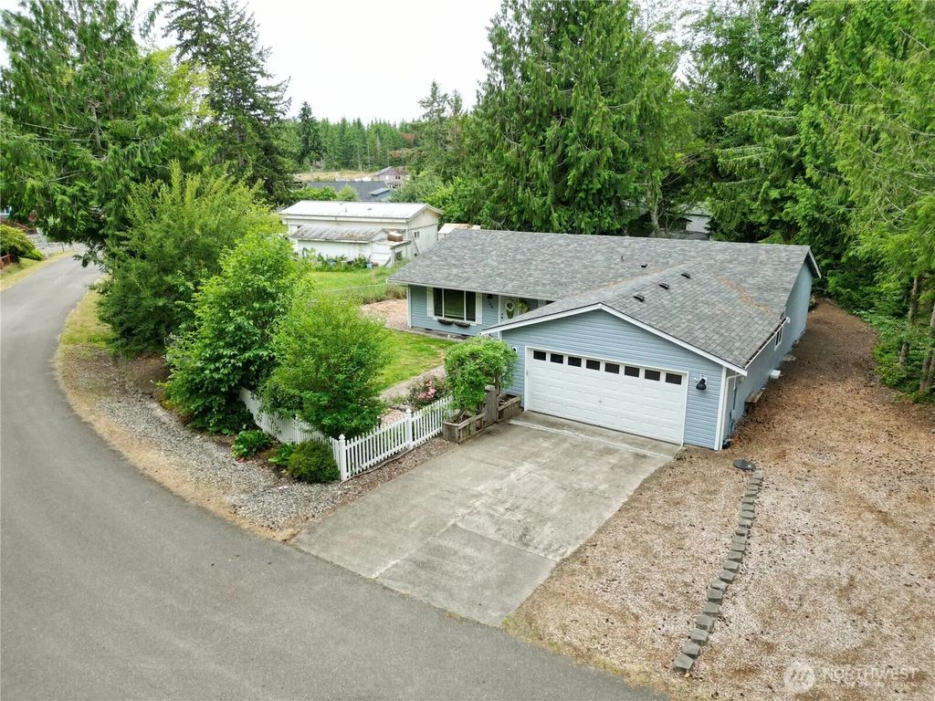 140 Se Foxglove Avenue, Shelton