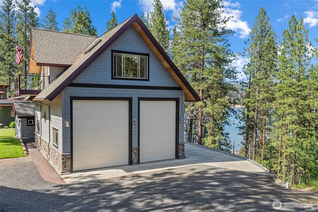 41840 Porcupine Bay Road N, Davenport