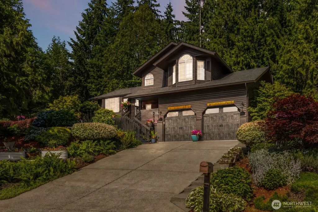 209 W Beacon Hill Drive, Longview