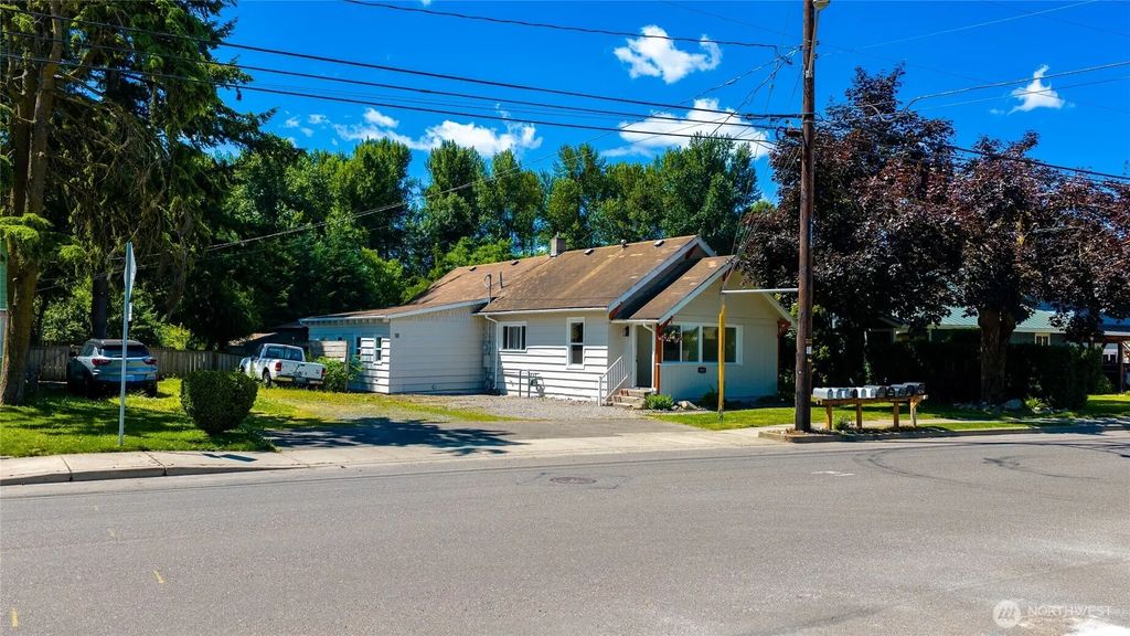 303 Lincoln Street, Everson