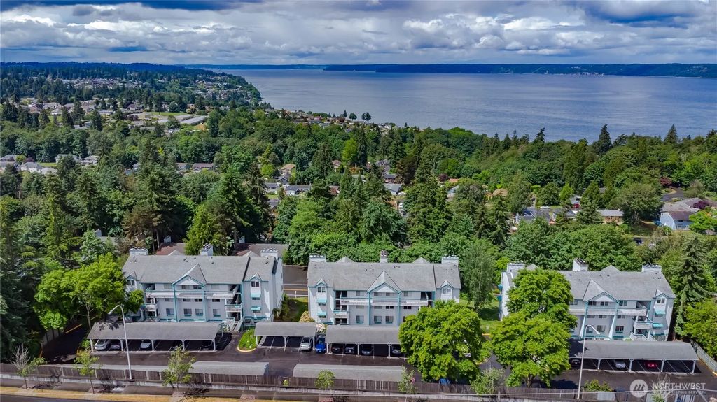 28606 16th Avenue S #303, Federal Way