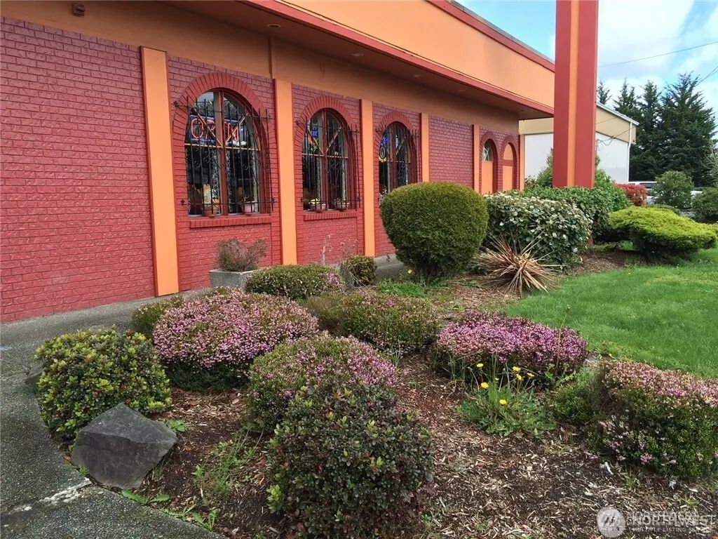 9002 Pacific Avenue, Tacoma