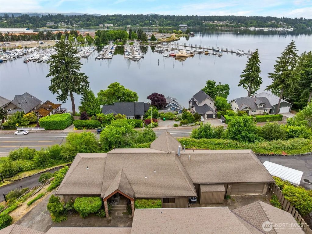 812 San Francisco Avenue Ne, Olympia