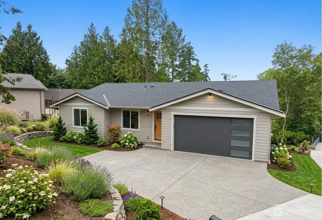 726 Shelter Bay, La Conner