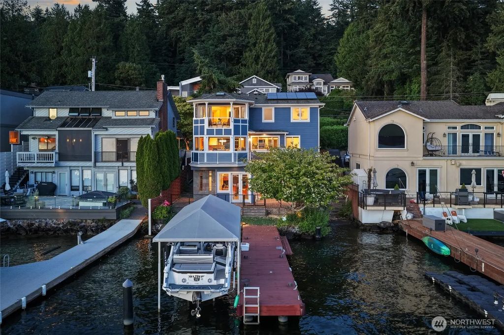 13133 Holmes Point Drive Ne, Kirkland