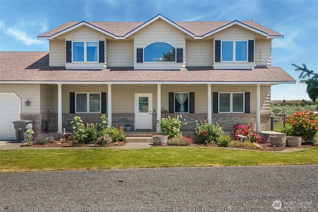 5621 Road J.4 Ne, Moses Lake