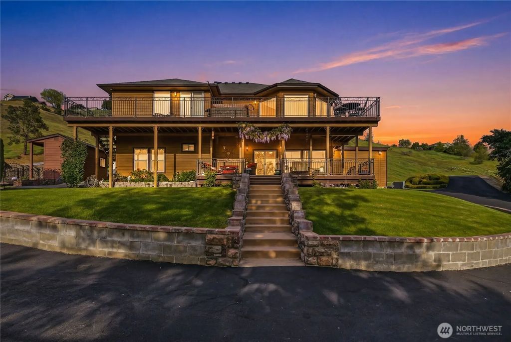 3870 Sunridge Ln, Wenatchee