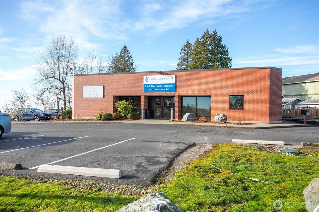 8097 Harborview Road, Blaine