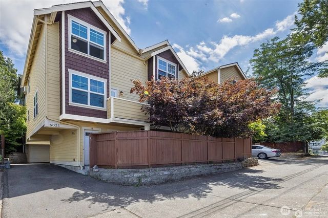 5033 12th Avenue Ne B, Seattle