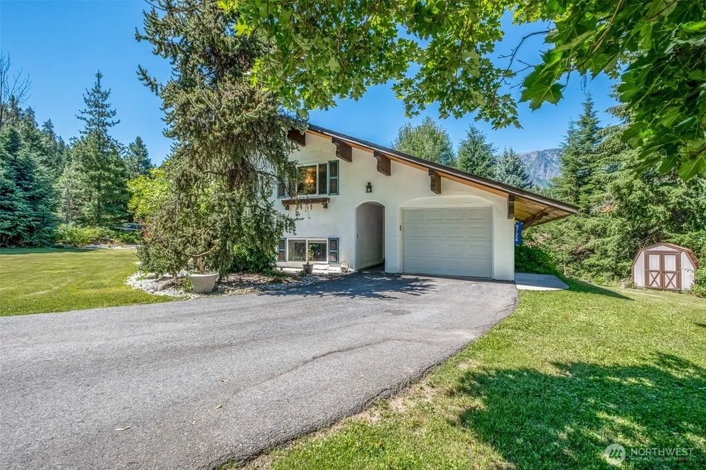 9724 Dye Road, Leavenworth