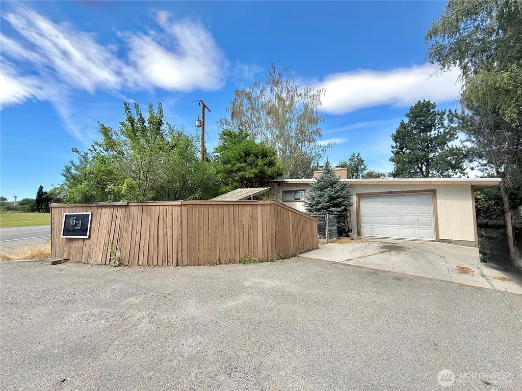 63 Kermal Road, Omak