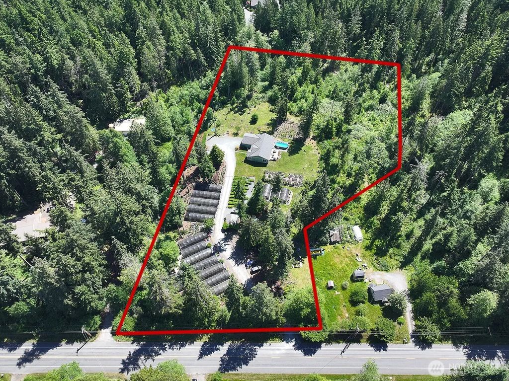 6545 Cultus Bay Road, Clinton