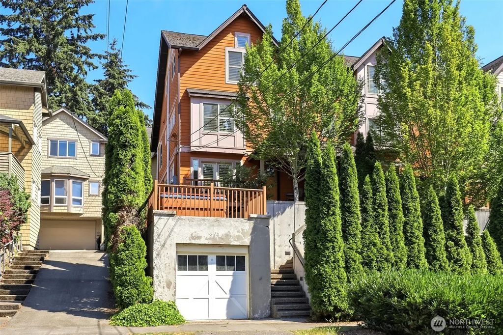 3128 Franklin Avenue E B, Seattle