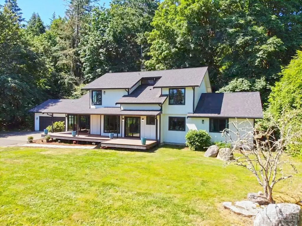 178 Bella Bella Drive, Fox Island