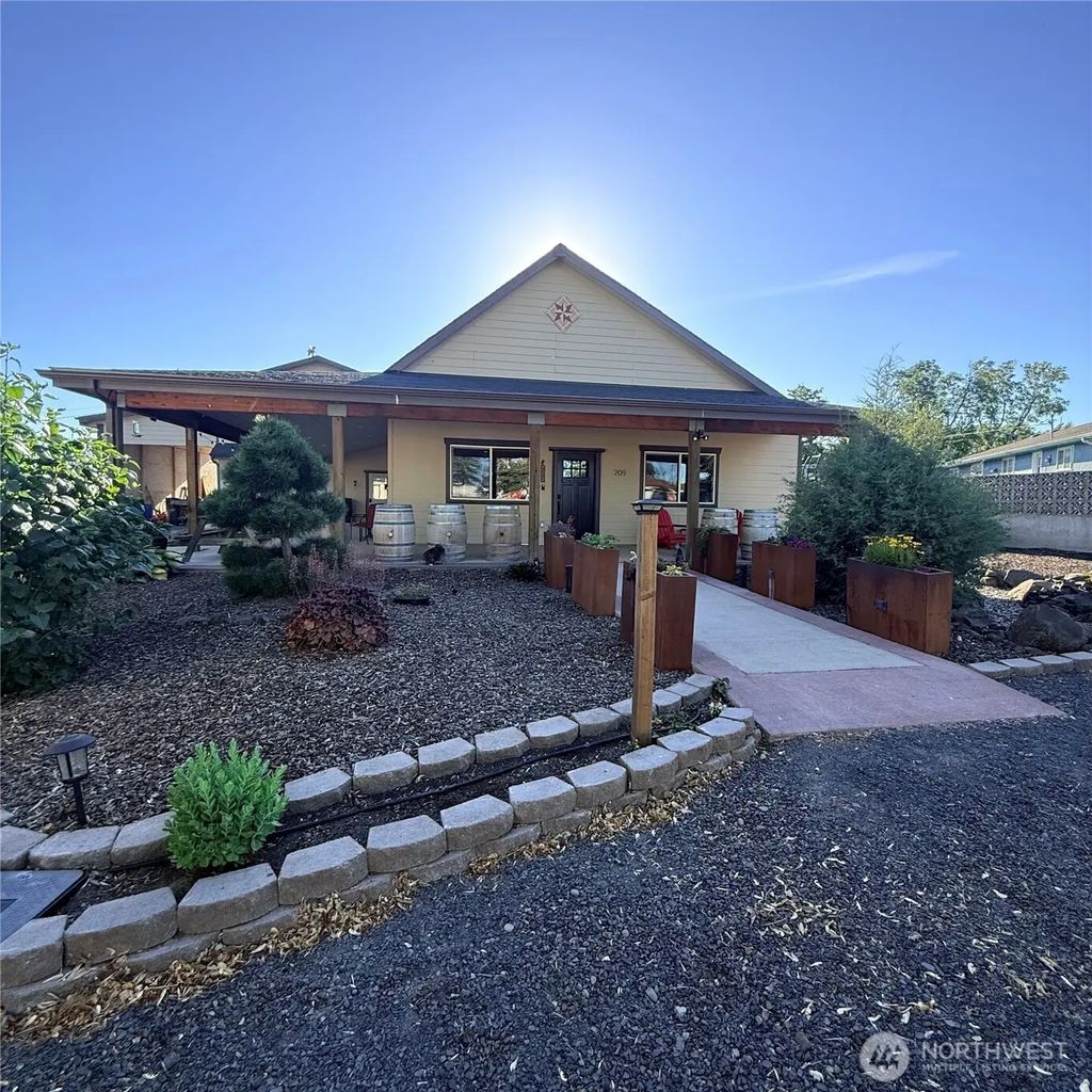 209 S B Street, Prescott