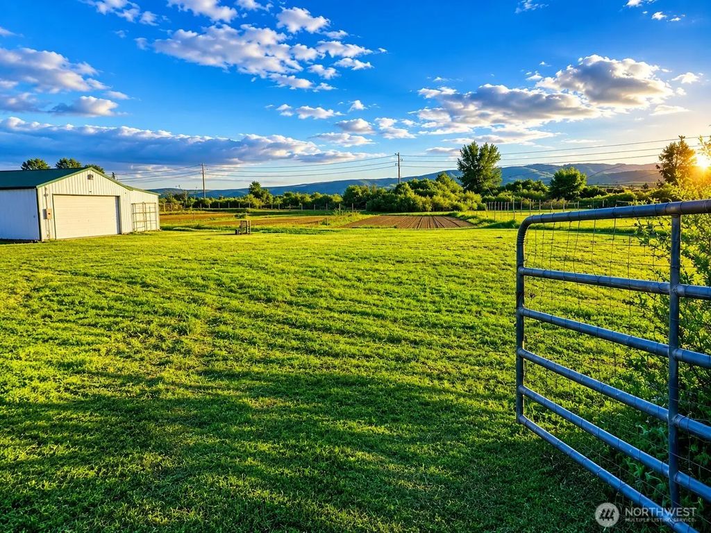 300 Wade Road, Thorp