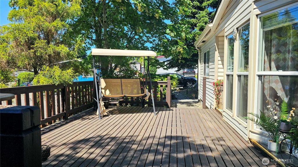 2431 S 371st Street 20, Federal Way