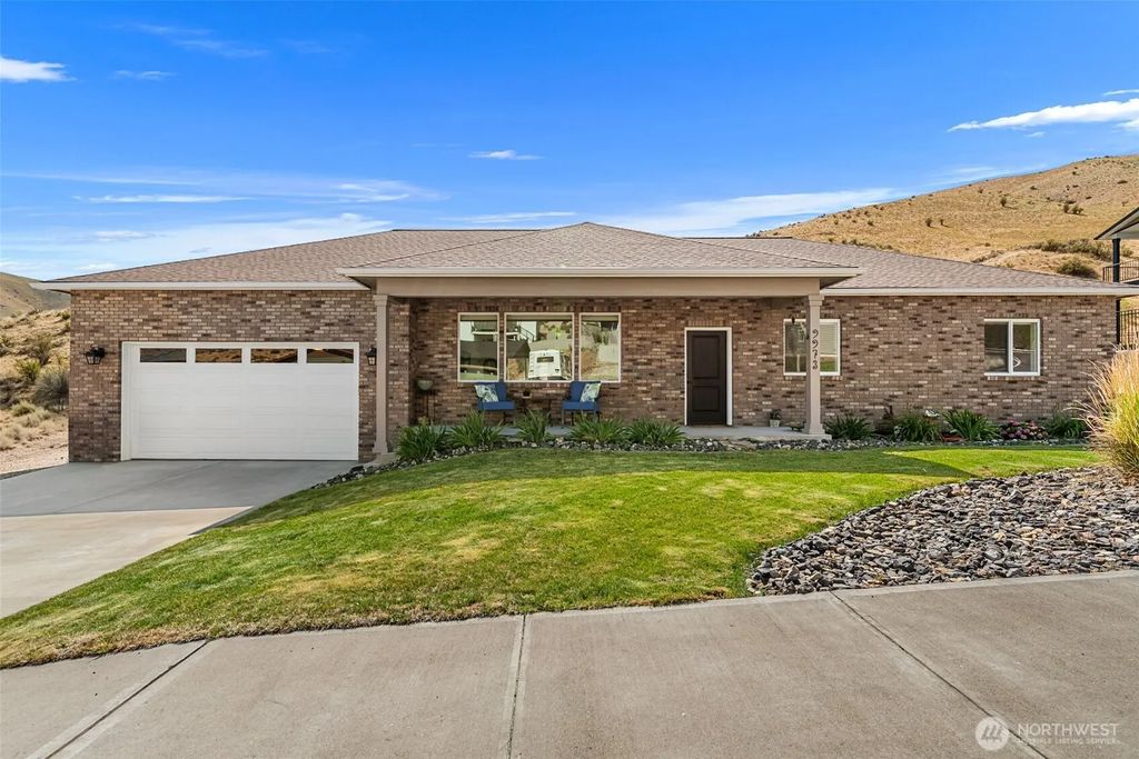 9973 Saska Way, Entiat