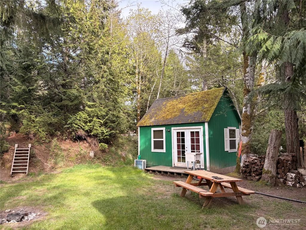 730 E Madrona Boulevard Nw, Lakebay