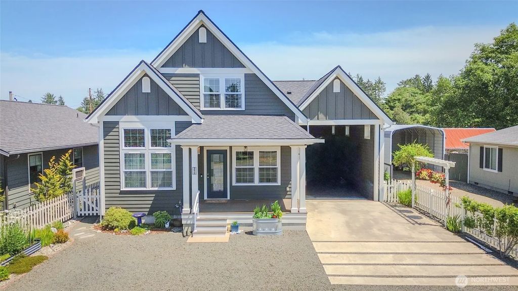 5010 L Place, Seaview