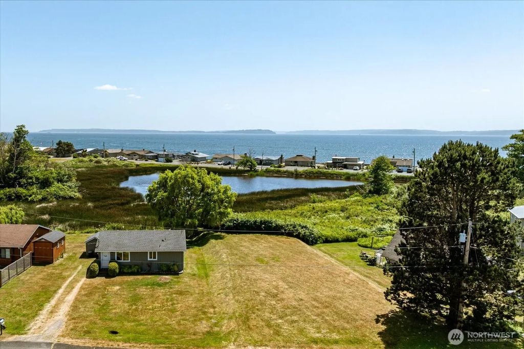 214 Lighthouse Way, Freeland