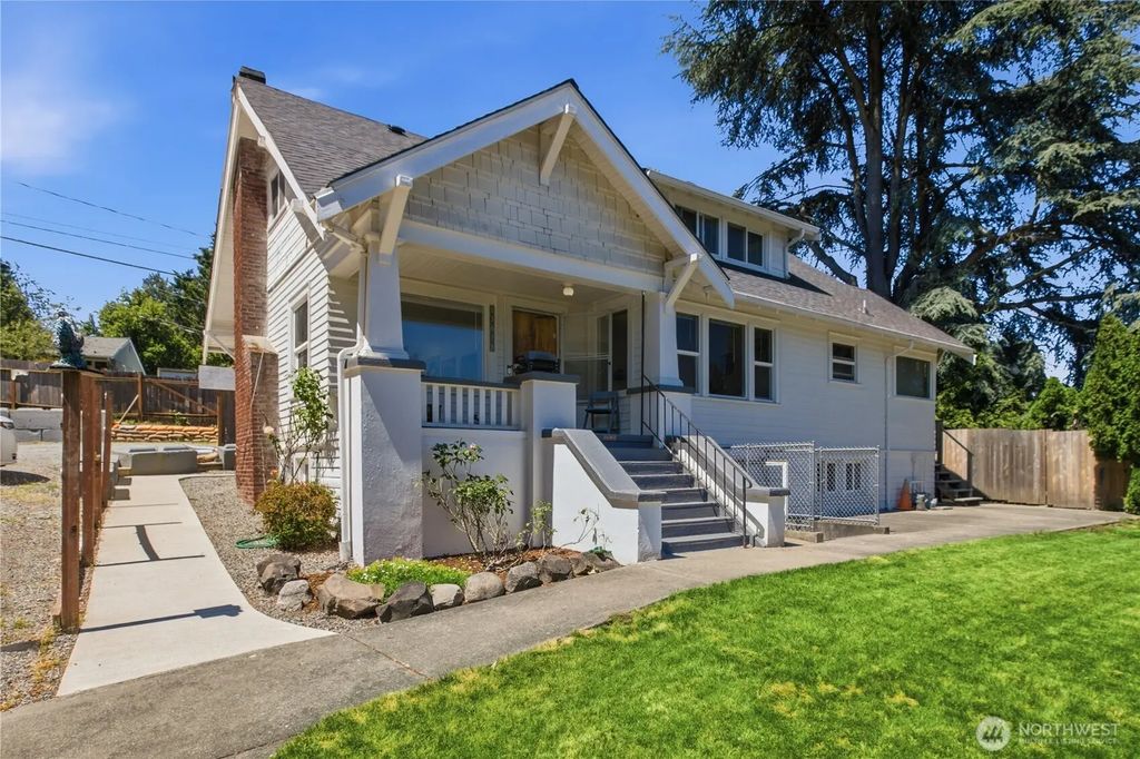 13025 Ambaum Boulevard Sw, Burien