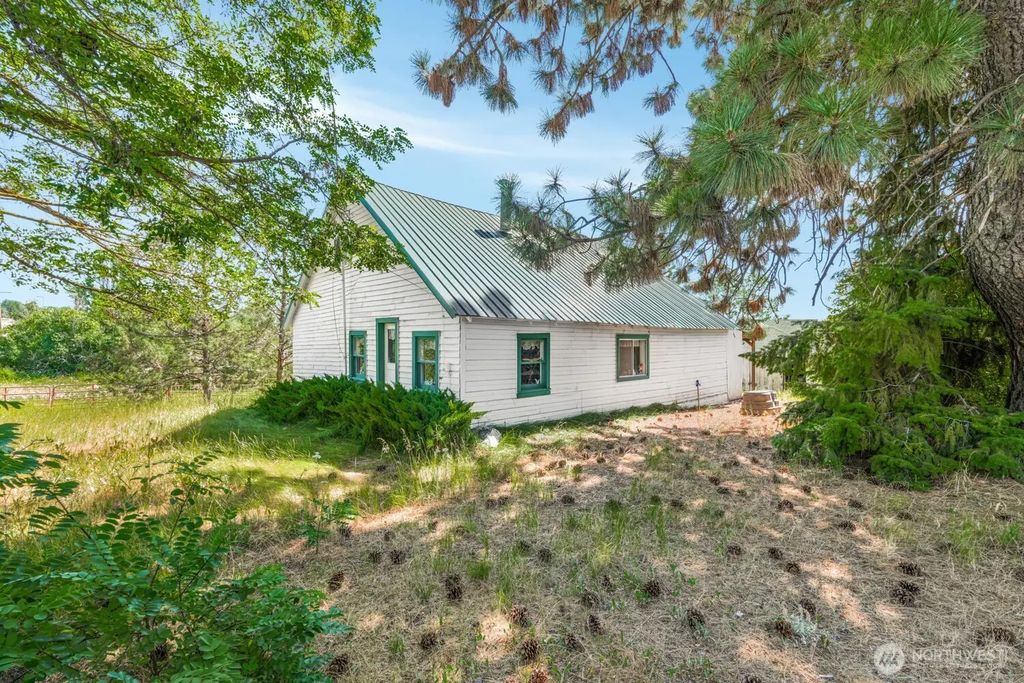3220 Bickleton Highway, Roosevelt